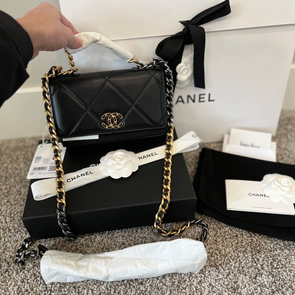 ❌SOLD❌  ❤️Host Pick!🥳 CHANEL 22P Black Lambskin 19 WOC bag - NEW with RECEIPT - Picture 14 of 17